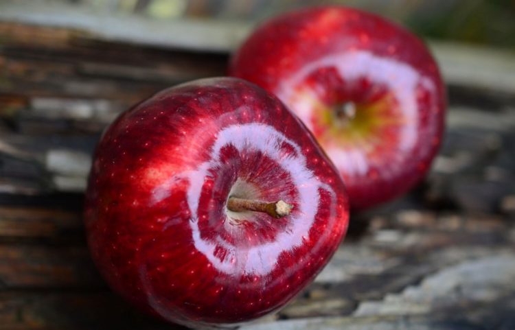 La dieta della mela rossa per perdere peso: ricca di vitamina C