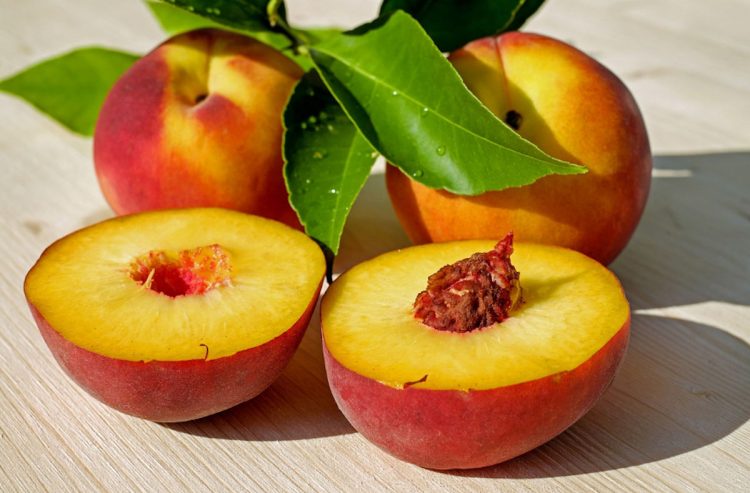 Le pesche fanno ingrassare?