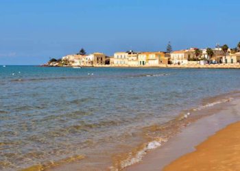 Bandiera verde per la spiaggia di Sampieri: luogo iconico de Il Commissario Montalbano