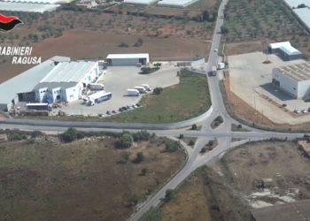 Sequestrata azienda di produzione di imballaggi a Vittoria