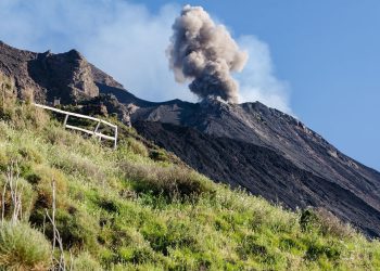 Vulcano Stromboli, il sistema di allertamento funziona solo manualmente