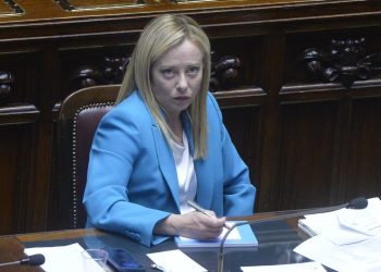 Meloni “L’Italia aderisce alla Convenzione contro le bombe a grappolo”