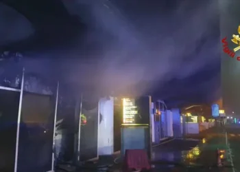 Incendio nell’aeroporto di Catania, voli sospesi fino a 19 luglio
