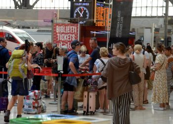 Sciopero dei ferrovieri dimezzato ma disagi in tutta Italia