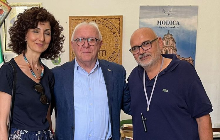 Stefano Polacchi caporedattore Gambero Rosso in visita al museo del cioccolato di Modica