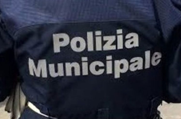Sportello informativo della Polizia Locale a Marina di Ragusa