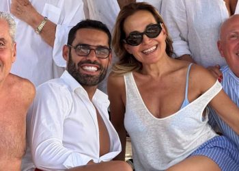 Barbara D'Urso in vacanza a Marzamemi