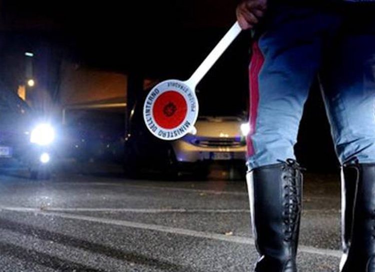 Controlli Interforze a Marina di Ragusa: sanzioni per guida senza patente e senza assicurazione