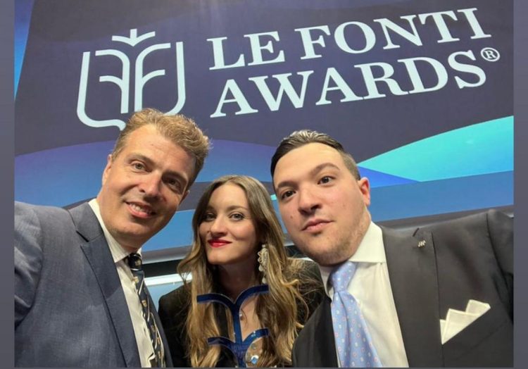 ESG Portal premiata a Milano ai ‘Le Fonti Awards’. Elemento di punta di ESG è la modicana, Delia Vindigni