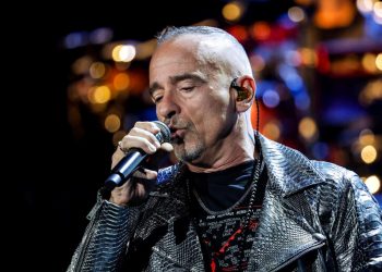 Eros Ramazzotti su Twitter: spero di portare un pò di svago alla Sicilia