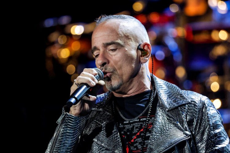 Eros Ramazzotti su Twitter: spero di portare un pò di svago alla Sicilia