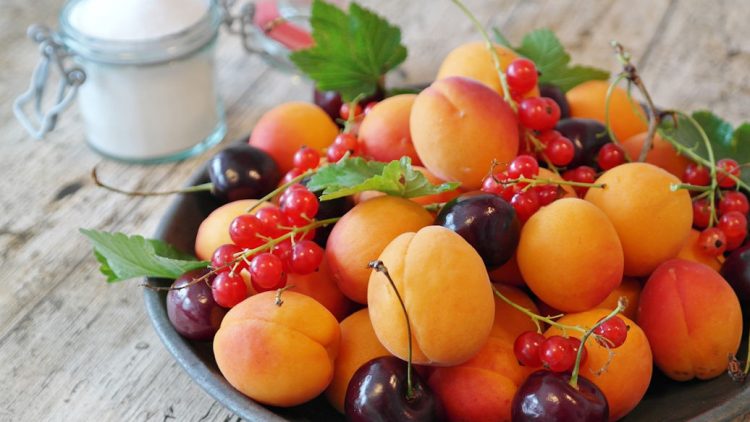 La frutta fa ingrassare o fa dimagrire: mito o realtà?