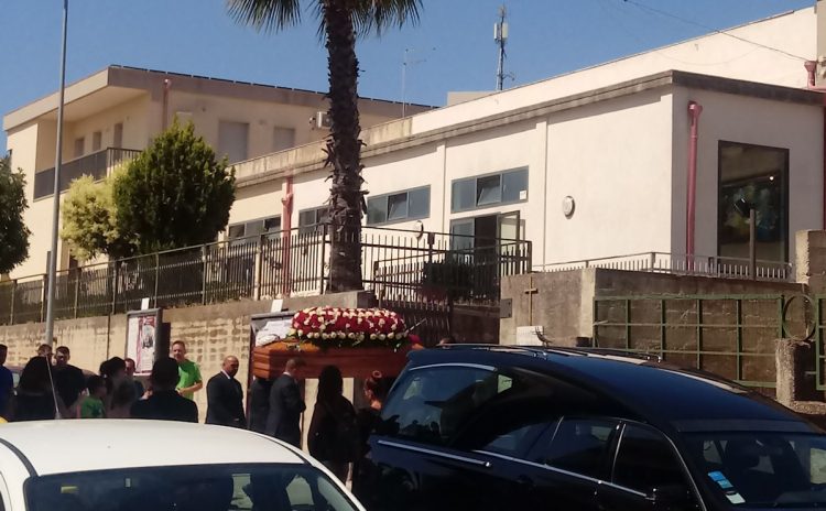 Dolore e lacrime per i funerali di Samuele Giudice: morto a 38 anni