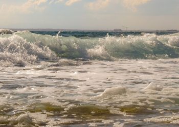 Giovane annega a Marina di Ragusa: due salvi