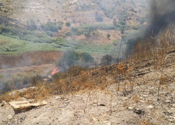 Incendio sulla Modica Ragusa: fiamme in contrada Tabuna