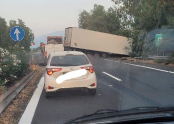 Grave incidente stradale sulla Messina-Catania