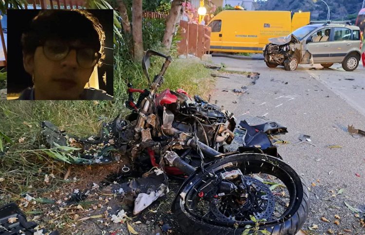 Incidente auto-moto: muore Carlo Trovato: medico 26enne