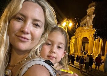 Kate Hudson in vacanza in Sicilia, con la famiglia a Noto, Ortigia e Marzamemi: ha origini siciliane