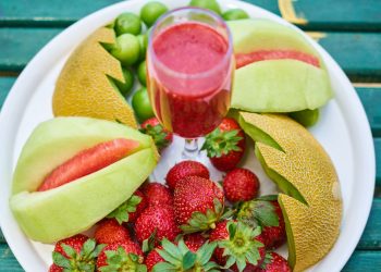 Cosa mangiare contro il caldo: alimenti fresche per rinfrescarsi