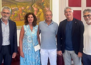 Mirko Bisi, surfista ed eroe, salva bambino a Marina di Ragusa: abbiamo voluto dirgli grazie