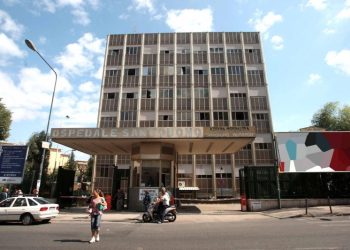 Napoli, bimbo ferito da un colpo accidentale dalla pistola del nonno