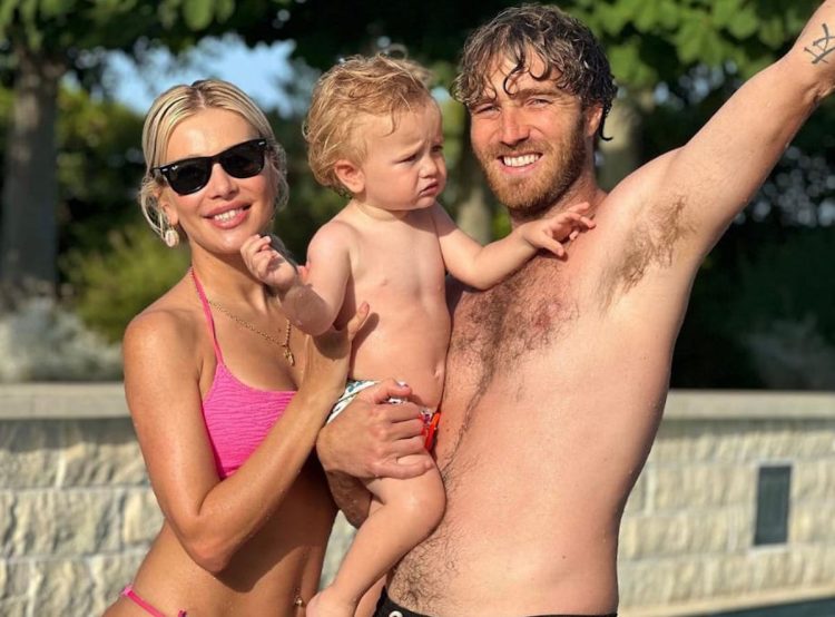 Paolo Ciavarro e Clizia Incorvaia in vacanza a Modica