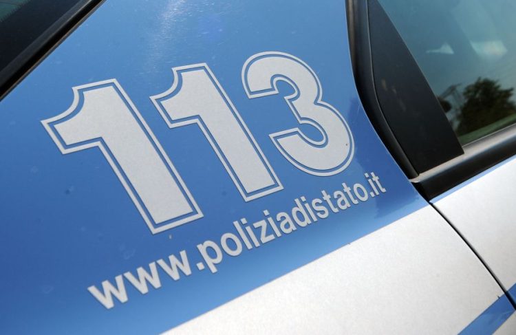 Fratelli trovati morti in casa a Verona, ipotesi omicidio-suicidio