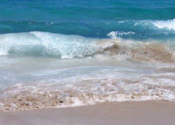 Tragedia sfiorata nel mare di Scoglitti: 2 bambini rischiano di annegare