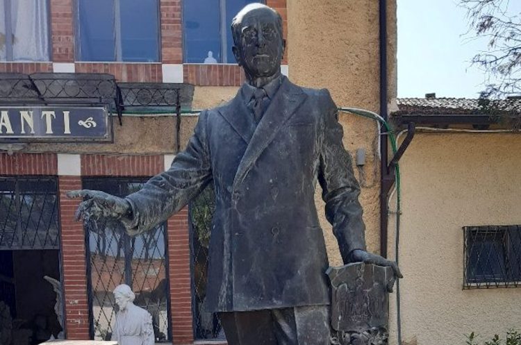 Ragusa, la statua di Filippo Pennavaria non sarà installata