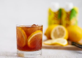 Cosa bere contro il caldo: le migliori bevande per rinfrescarsi