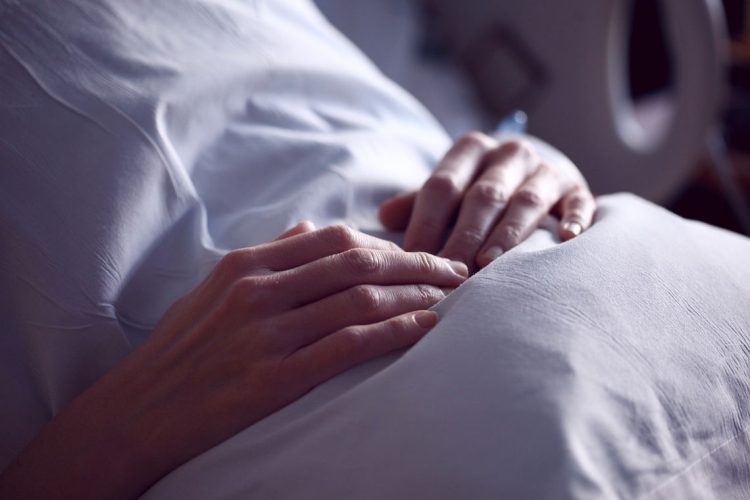 Tiroidectomia totale: rischi e conseguenze