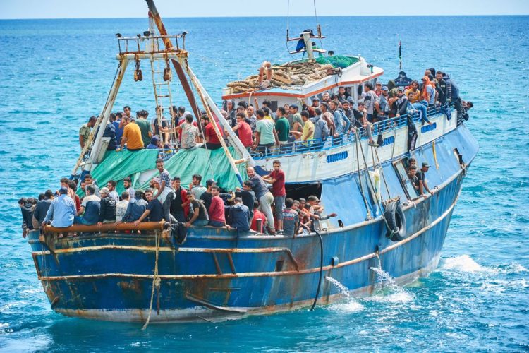Sea Watch, migranti riportati in Libia dalle forze di Haftar