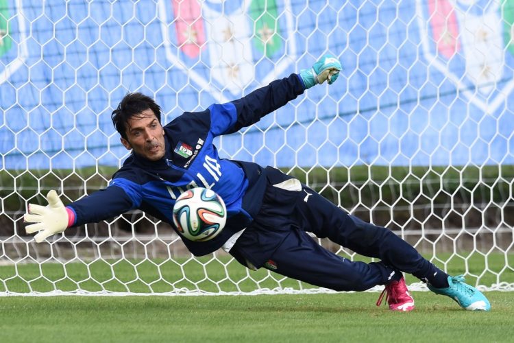 Buffon lascia il calcio “Mi hai dato e ti ho dato tutto”