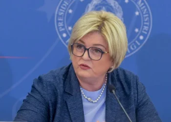 Calderone “Vera ricetta contro la povertà è il lavoro”