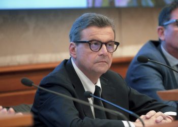 Calenda “Stop bandierine sul salario minimo, serve spirito costruttivo”