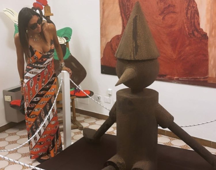 Elisabetta Gregoraci a Modica: venite con me? Vi porto al Museo del Cioccolato