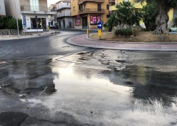 La perdita idrica a Comiso: spreco d'acqua e pericolo per cittadini