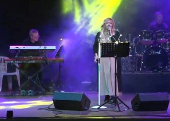 Grinta e passione con Angela Di Mauro sul palco alle pendici dell'Etna