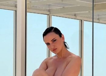 Arisa nuda sui social: valuto proposte di matrimonio. No perditempo