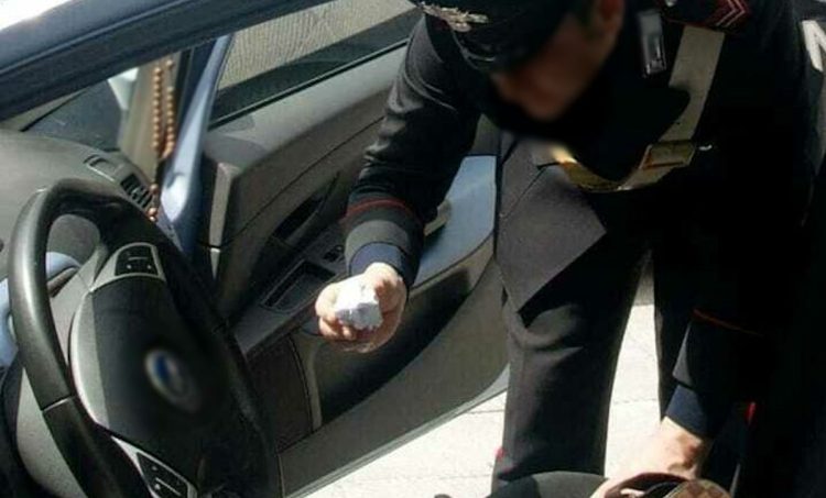 Scicli, hashish e marijuana in auto: denunciato 38enne