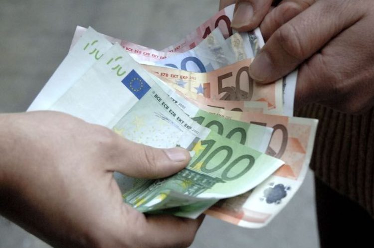 Ragusa, estorsione ai danni di imprenditore: 300 euro a settimana