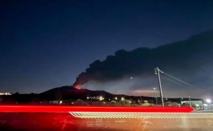 Etna in eruzione, preallarme per fase esplosiva