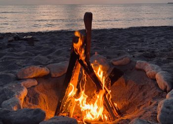 Scicli ordinanza per San Lorenzo e Ferragosto, 500 euro di multa per falò in spiaggia