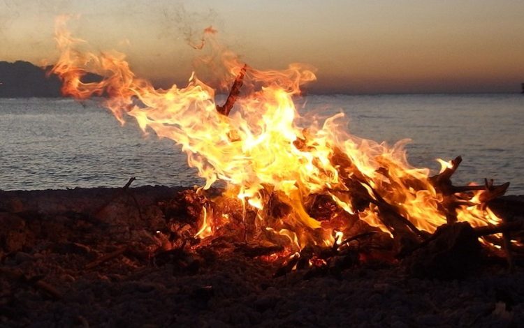 Ferragosto, divieto di falò, tende, alcol e vetro sulle spiagge del litorale ragusano