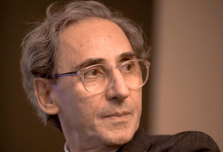 Piazza d'estate dedicata a Franco Battiato "Io avrò cura di te"