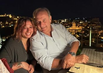 Gerry Scotti in vacanza a Modica: cena da Raro