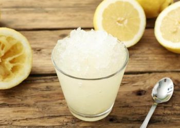 Granita al limone fatta in casa: ricetta