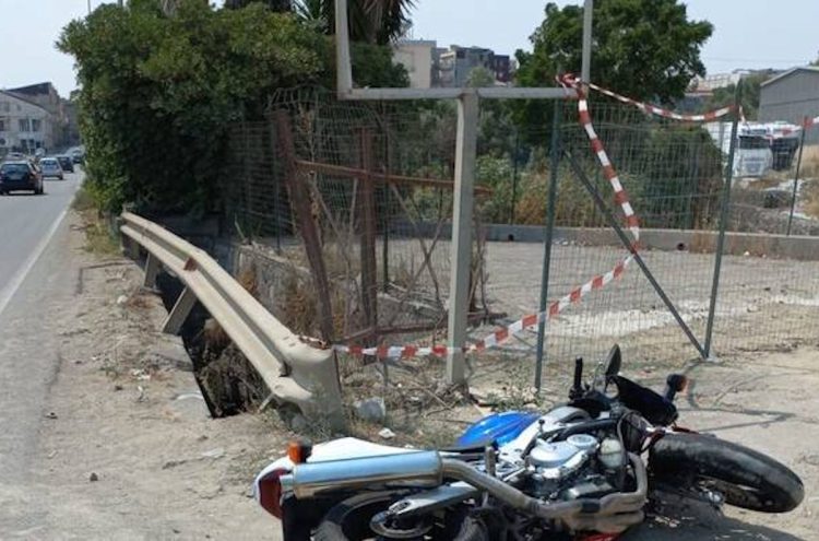 Incidente nel Catanese: morto un moticiclista