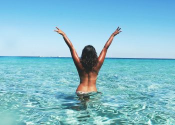 5 trucchi per una pelle a prova di bacio in estate