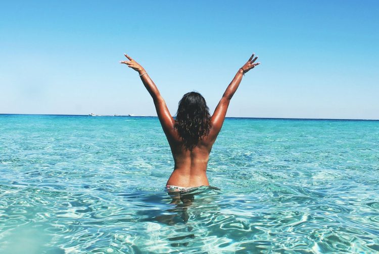 5 trucchi per una pelle a prova di bacio in estate